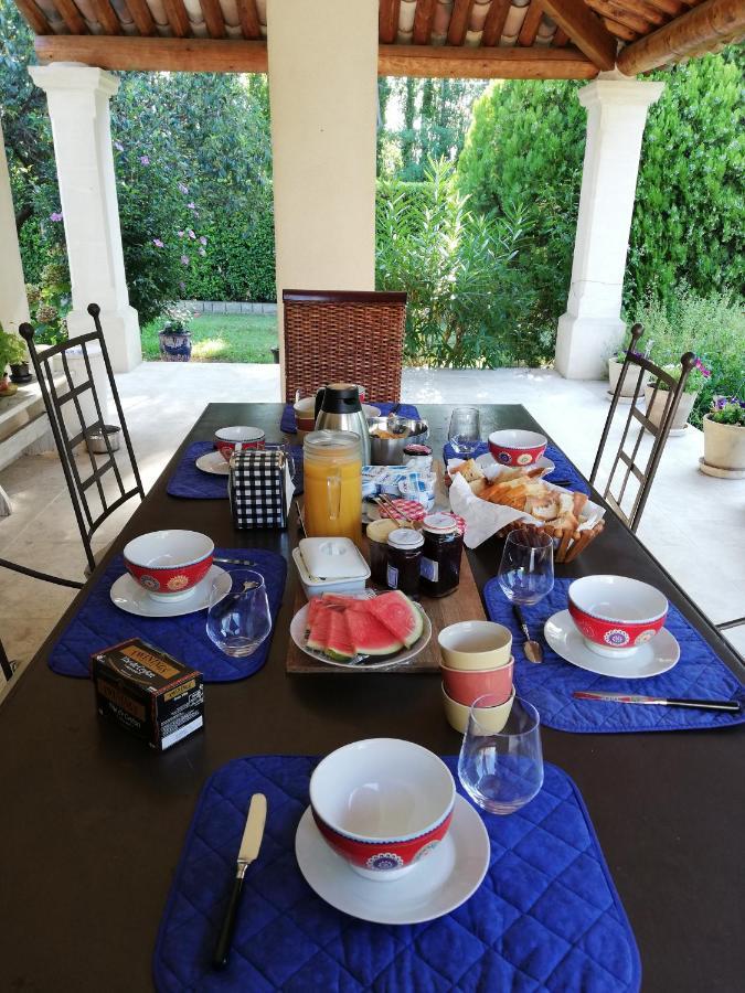 La Goutadou Bed & Breakfast Cabannes Exterior photo