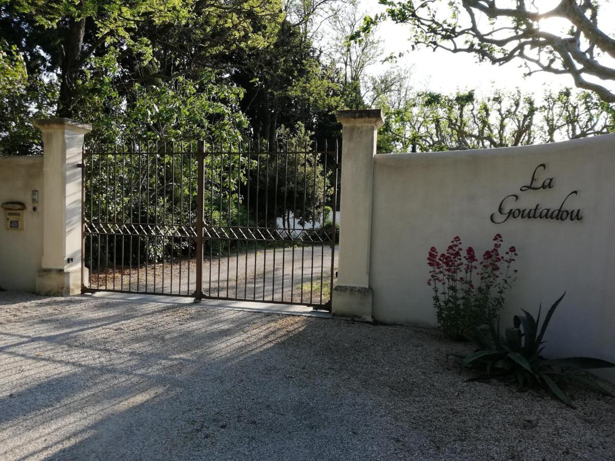 La Goutadou Bed & Breakfast Cabannes Exterior photo